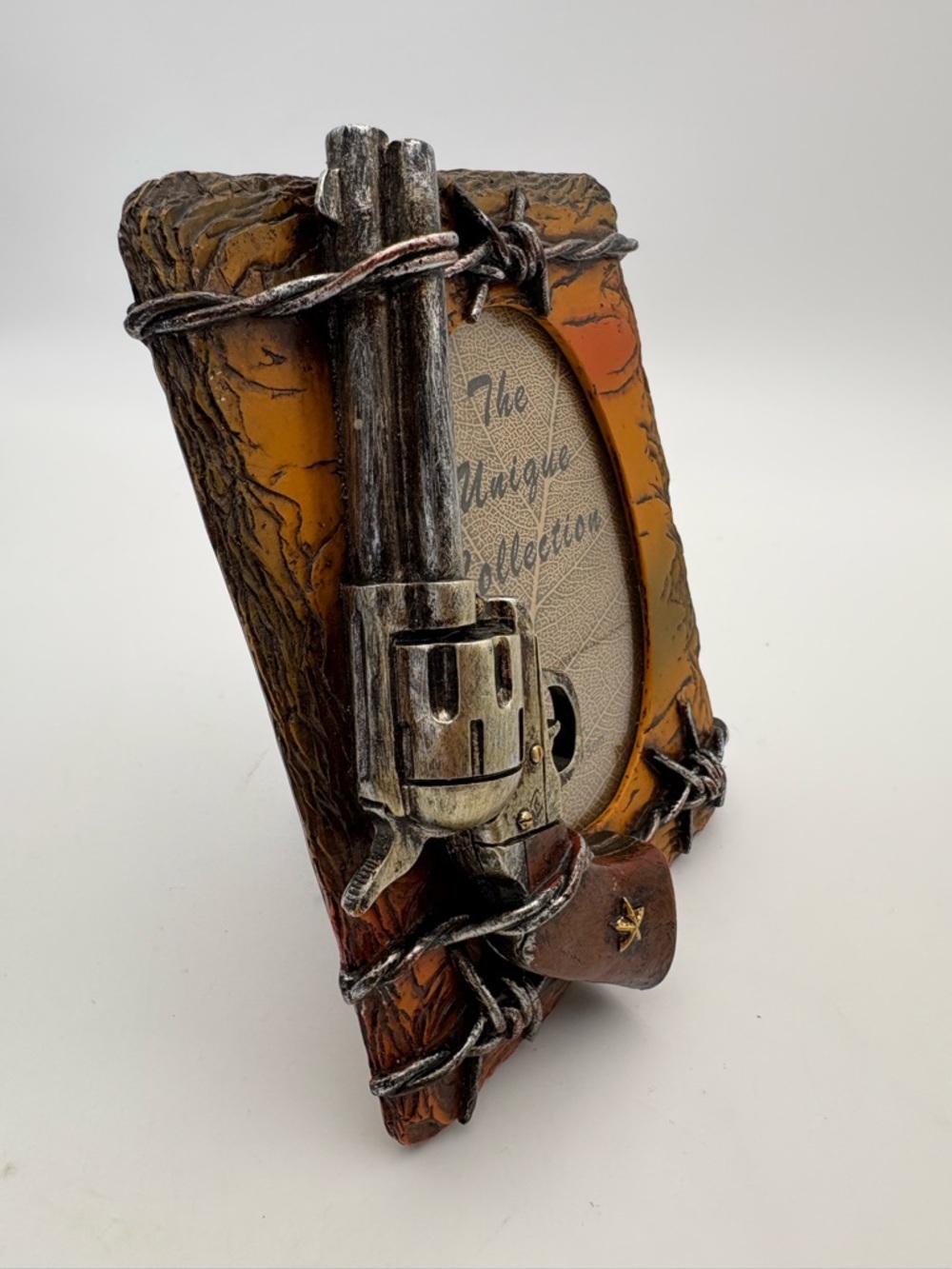 Western Revolver Picture Frame - Oval for 4x6 Photo - Picture 8 of 11